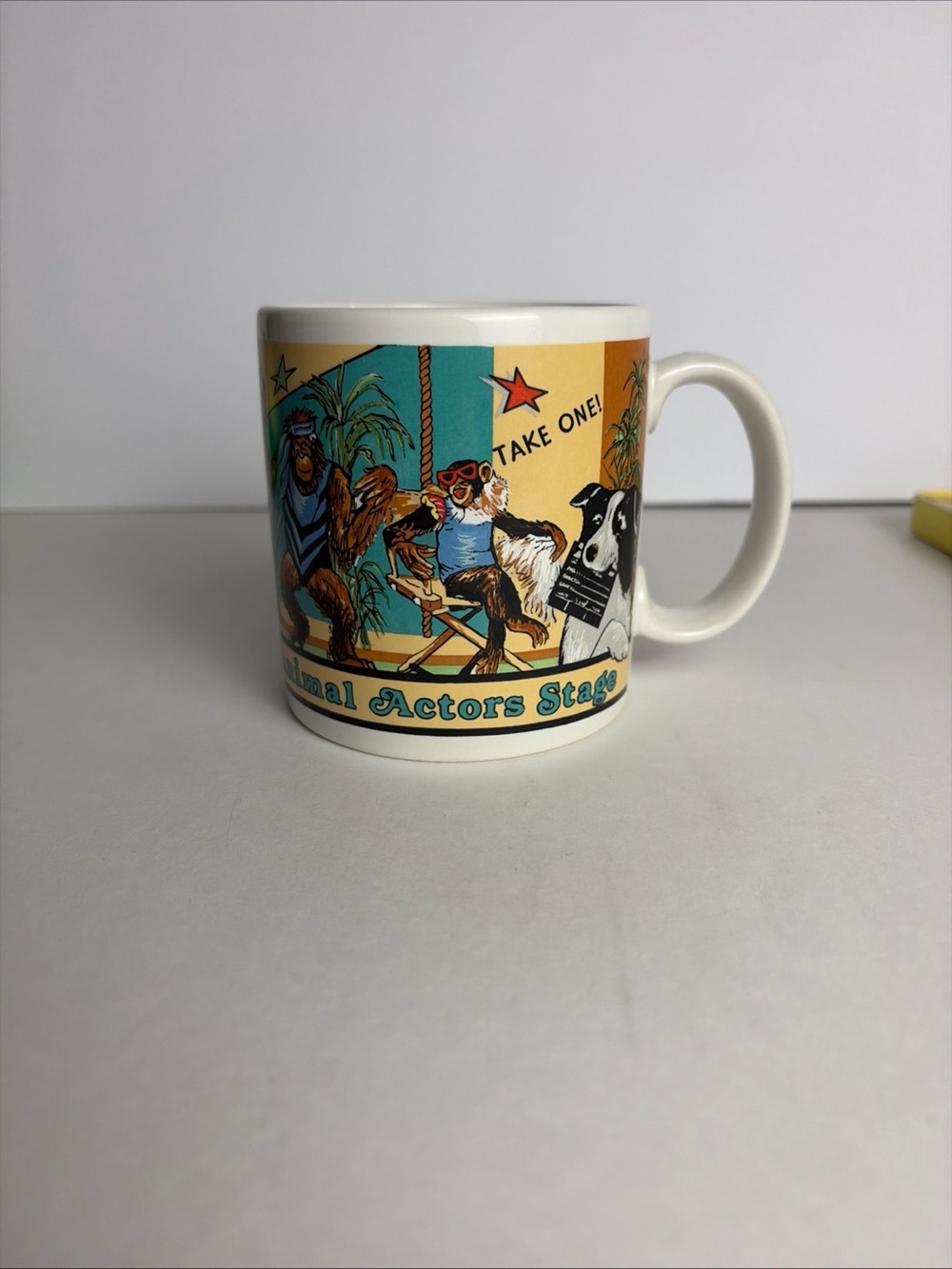 Universal Studios Animal Actors Stage Coffee Cup Monkeys, Dog, Eagle, Parrot Cat